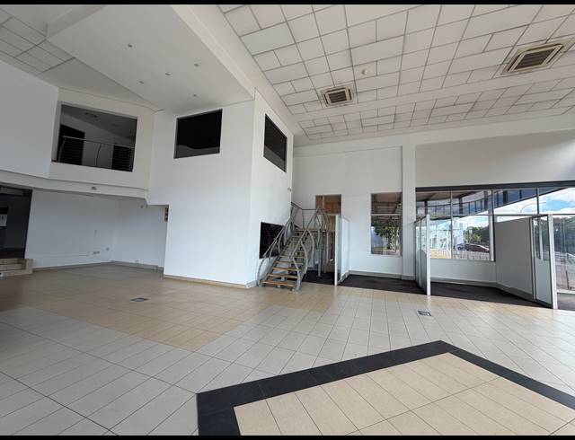 1,840.80M² SHOWROOM TO LET IN BRUMA